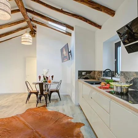 Casa Delle Collinette Di - Happy *